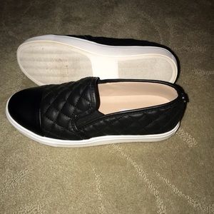 Steve Madden ECENTRCQ slip on black sneaker 7.5M